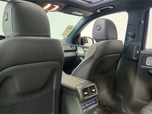 Used 2025 Mercedes-Benz GLS 450 GLS 450 image 34
