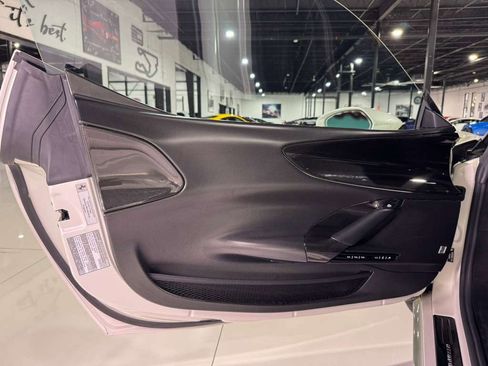 Used 2021 Ferrari SF90 Stradale image 27