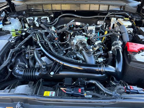 Certified 2023 Ford Bronco Wildtrak image 9