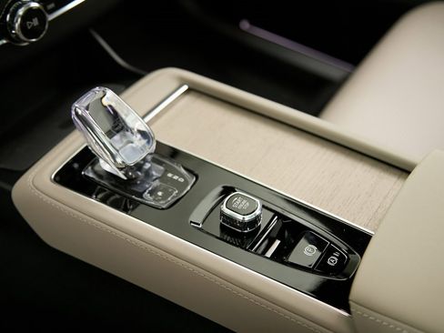 New 2026 Volvo XC90 B6 Ultra w/ Lounge Package image 15