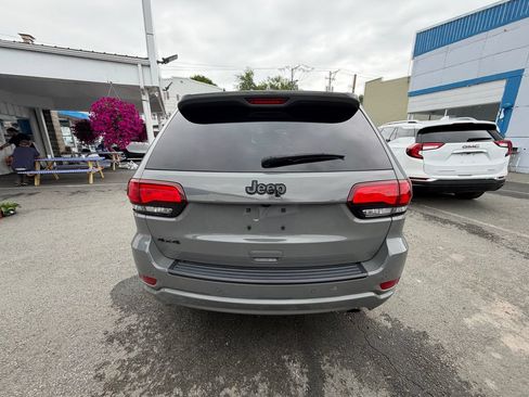 Used 2021 Jeep Grand Cherokee Laredo X AWD/4WD image 4