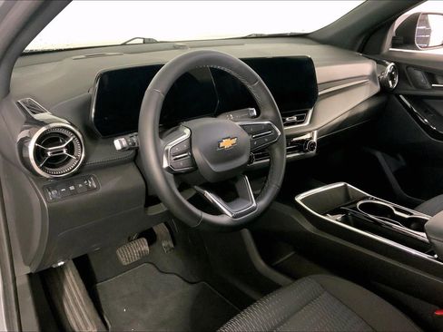 Used 2025 Chevrolet Equinox LT image 14