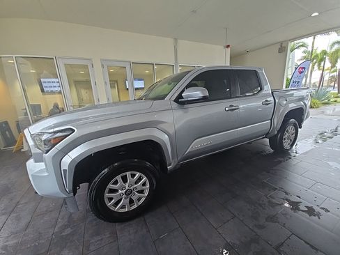 Used 2024 Toyota Tacoma SR5 RWD image 4