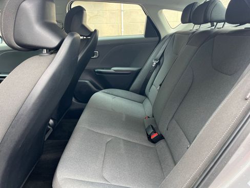 Used 2025 Kia K4 LXS image 24