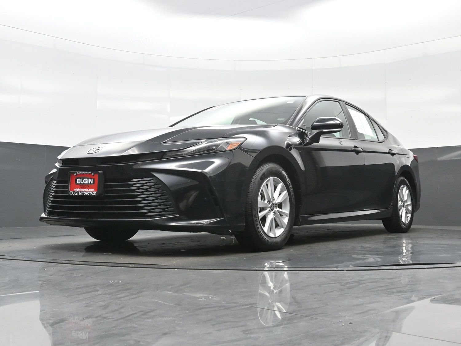 Used 2025 Toyota Camry LE FWD image 28