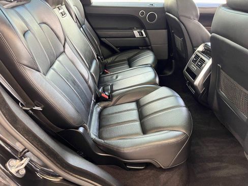 Used 2017 Land Rover Range Rover Sport SE image 37