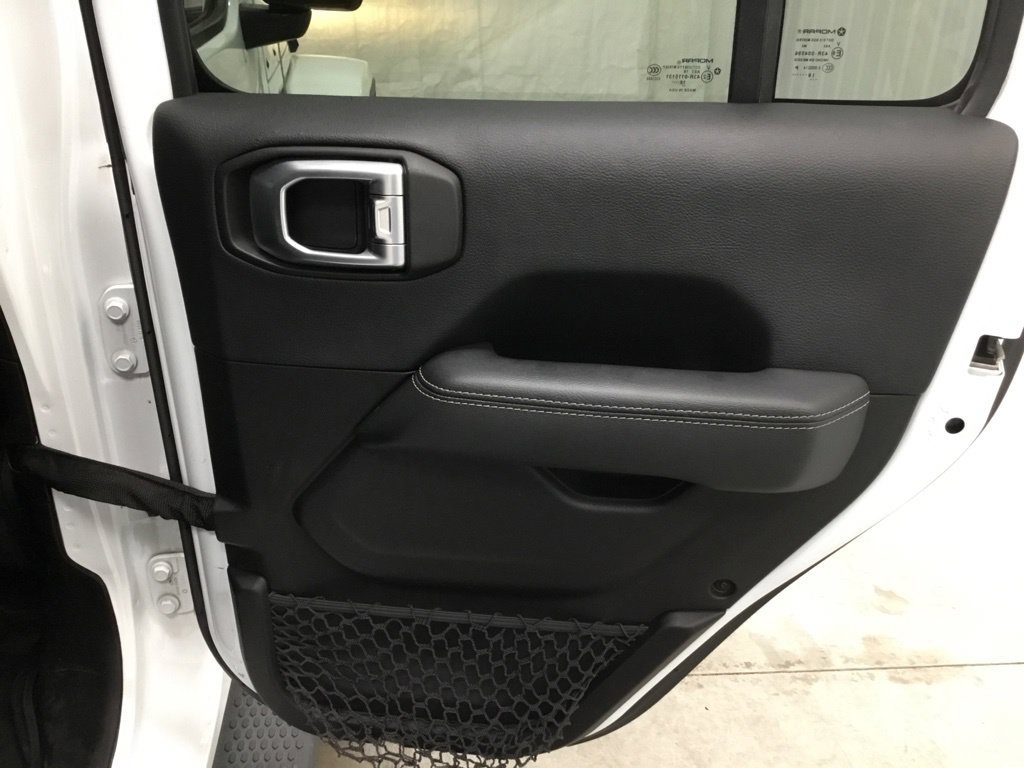 Used 2018 Jeep Wrangler Unlimited Sahara AWD/4WD image 40