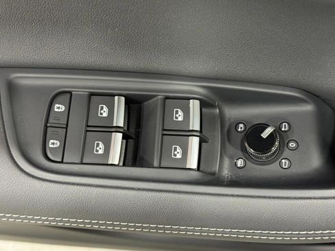 Certified 2023 Audi Q8 Premium Plus image 25