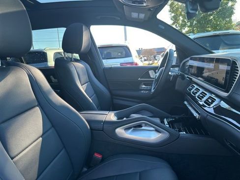 Certified 2025 Mercedes-Benz GLS 450 4MATIC image 31