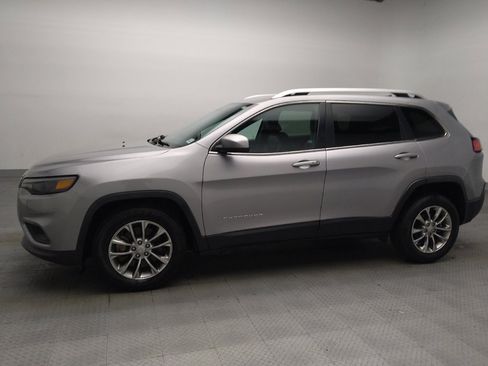 Used 2019 Jeep Cherokee Latitude Plus FWD image 2