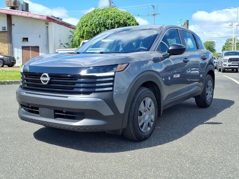 Used 2025 Nissan Kicks S AWD/4WD image 3