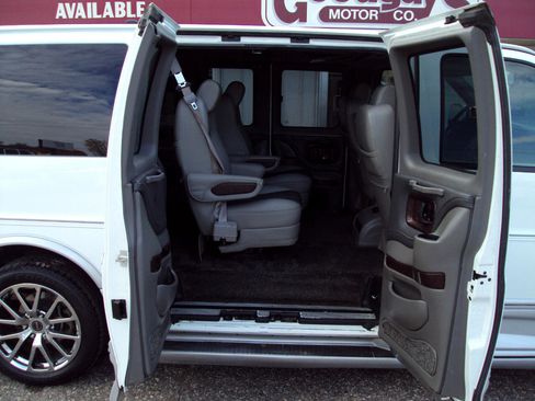 Used 2012 GMC Savana 1500 AWD image 11