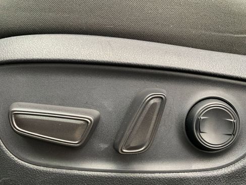 Used 2025 Toyota RAV4 XLE image 23