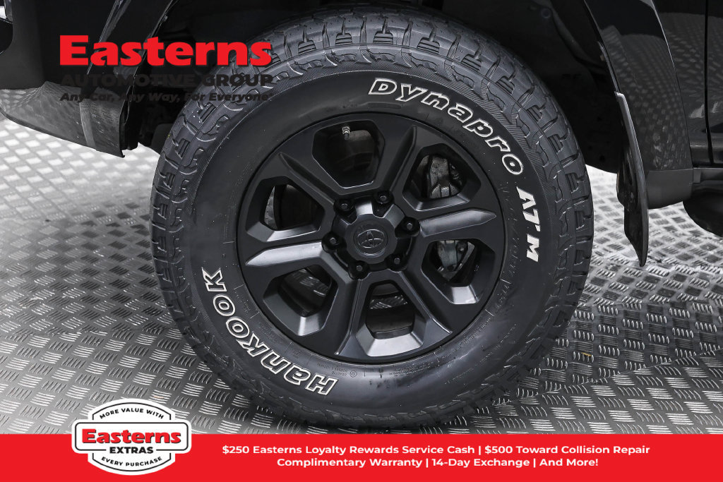 Used 2014 Toyota 4Runner SR5 AWD/4WD image 33