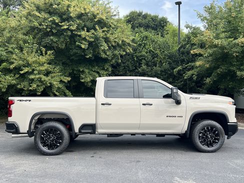 New 2026 Chevrolet Silverado 2500 Custom w/ Custom Value Package AWD/4WD image 11