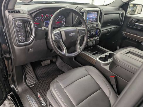 Used 2021 Chevrolet Silverado 1500 LT Trail Boss w/ LT Trail Boss Premium Package AWD/4WD image 2
