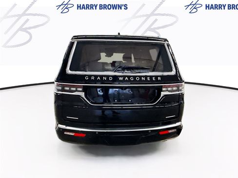 Used 2022 Jeep Grand Wagoneer Series III image 9