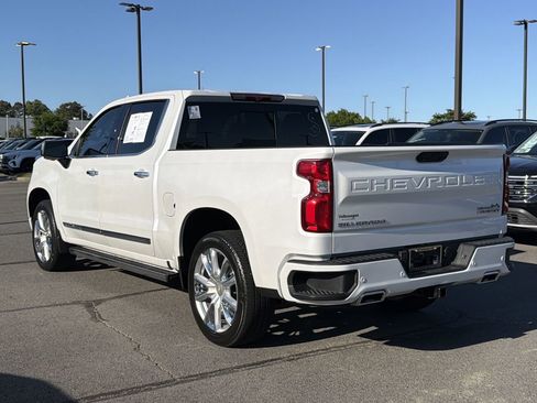 Used 2023 Chevrolet Silverado 1500 High Country w/ High Country Premium Package AWD/4WD image 3