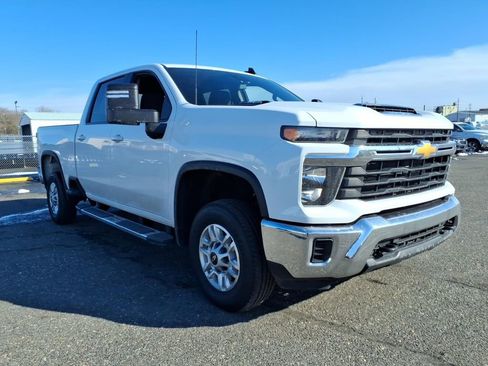 Used 2024 Chevrolet Silverado 2500 LT image 1