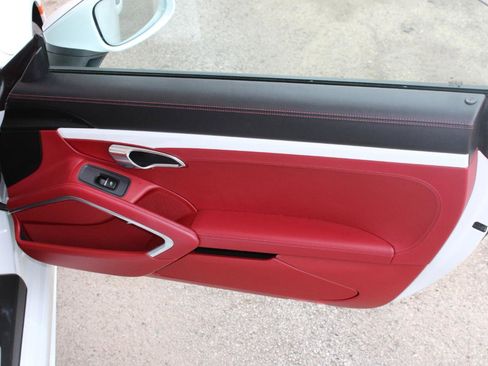 Used 2019 Porsche 718 Boxster image 17