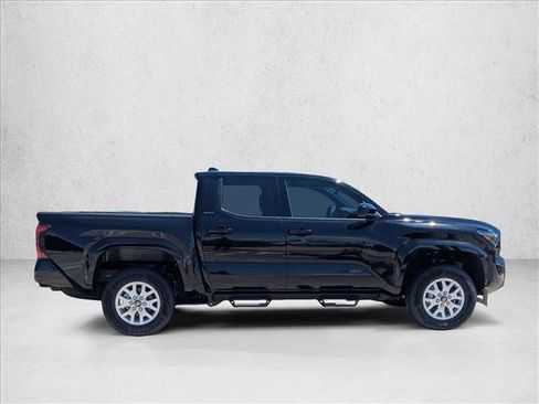 Used 2025 Toyota Tacoma SR5 image 8