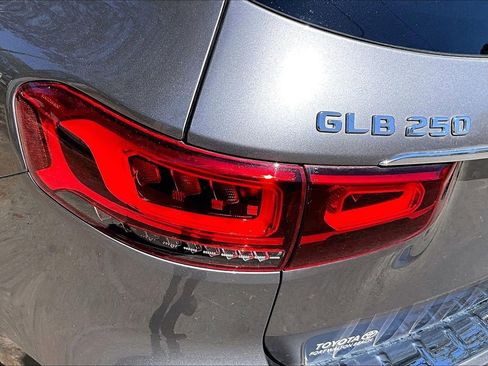 Used 2021 Mercedes-Benz GLB 250 image 20