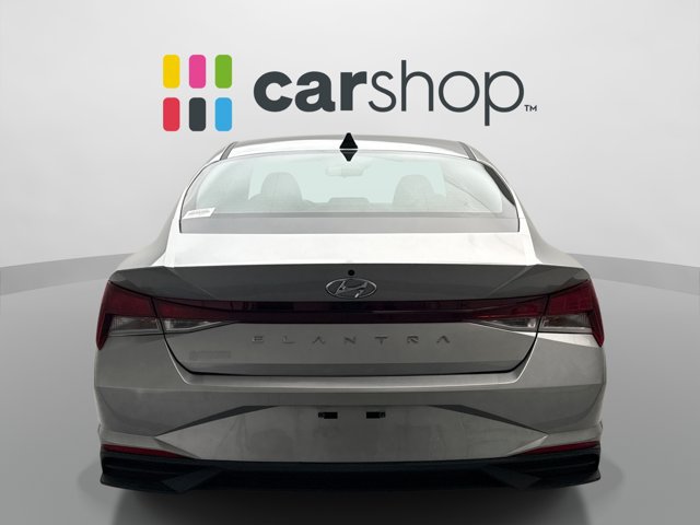 Used 2021 Hyundai Elantra SEL w/ Convenience Package FWD image 4