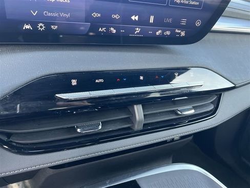 Certified 2025 Buick Enclave Preferred image 21