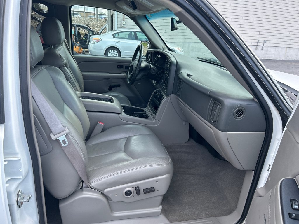 Used 2005 Chevrolet Avalanche LT w/ Preferred Equipment Group RWD image 12