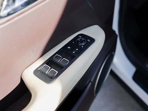 Used 2018 Lexus RX 450h AWD image 22