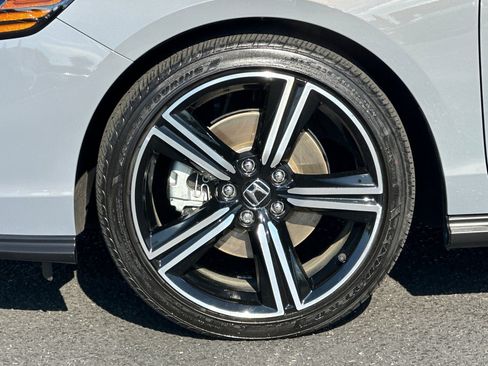 Used 2023 Honda Accord Sport image 12