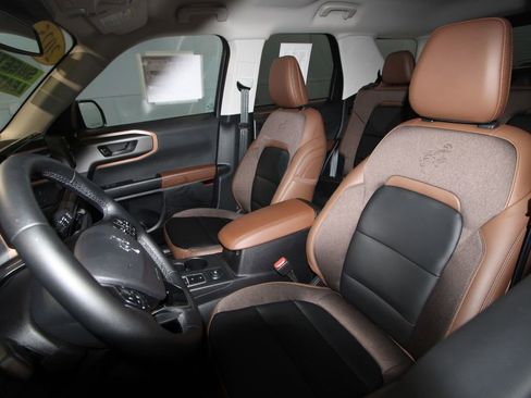 Used 2025 Ford Bronco Sport Outer Banks w/ Outer Banks Tech Package+ AWD/4WD image 4