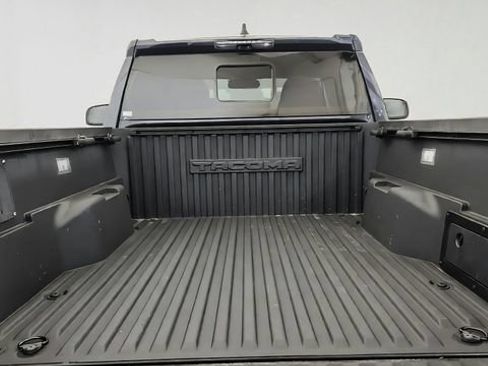 Used 2024 Toyota Tacoma TRD Sport w/ TRD Sport Premium Package AWD/4WD image 19
