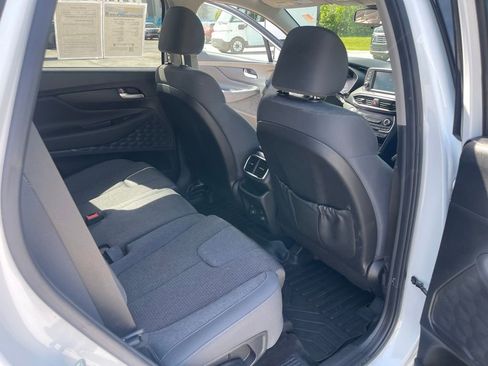 Used 2019 Hyundai Santa Fe SEL FWD image 17