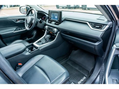 Used 2020 Toyota RAV4 XLE Premium w/ All Weather Liner Package image 17