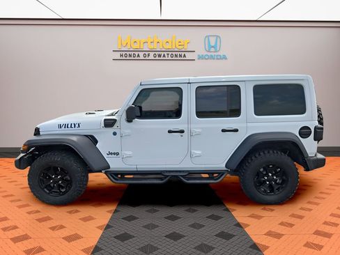 Used 2023 Jeep Wrangler Unlimited AWD/4WD image 2