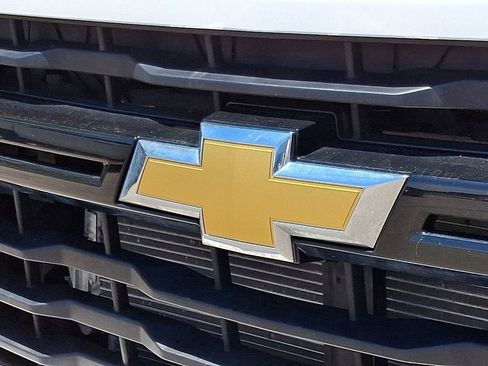 Certified 2025 Chevrolet Silverado 2500 W/T AWD/4WD image 31