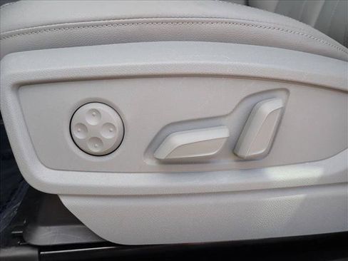 Used 2024 Audi Q5 2.0T Premium Plus AWD/4WD image 12