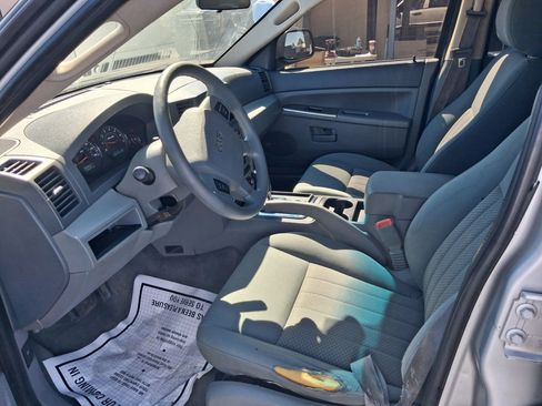 Used 2005 Jeep Grand Cherokee Laredo AWD/4WD image 10