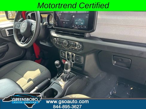 Used 2024 Jeep Wrangler Unlimited AWD/4WD image 18