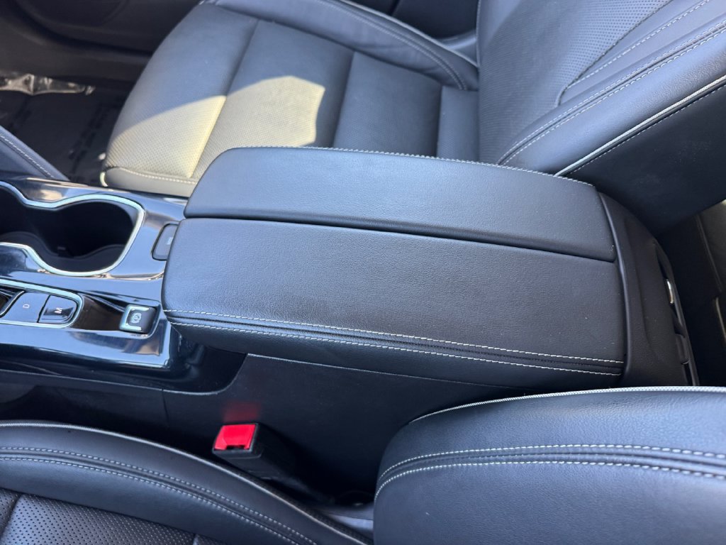 Used 2021 Buick Envision Essence w/ Sport Touring Package AWD/4WD image 27