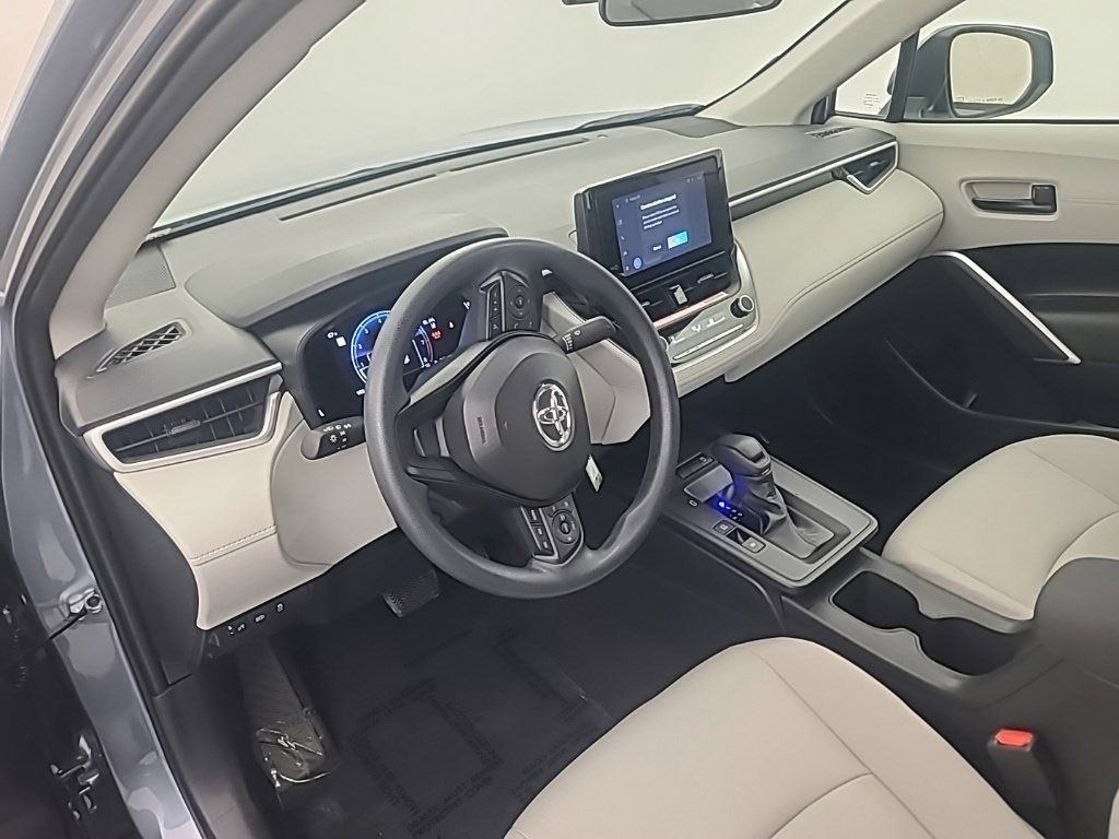 Used 2026 Toyota Corolla Cross L AWD/4WD image 24