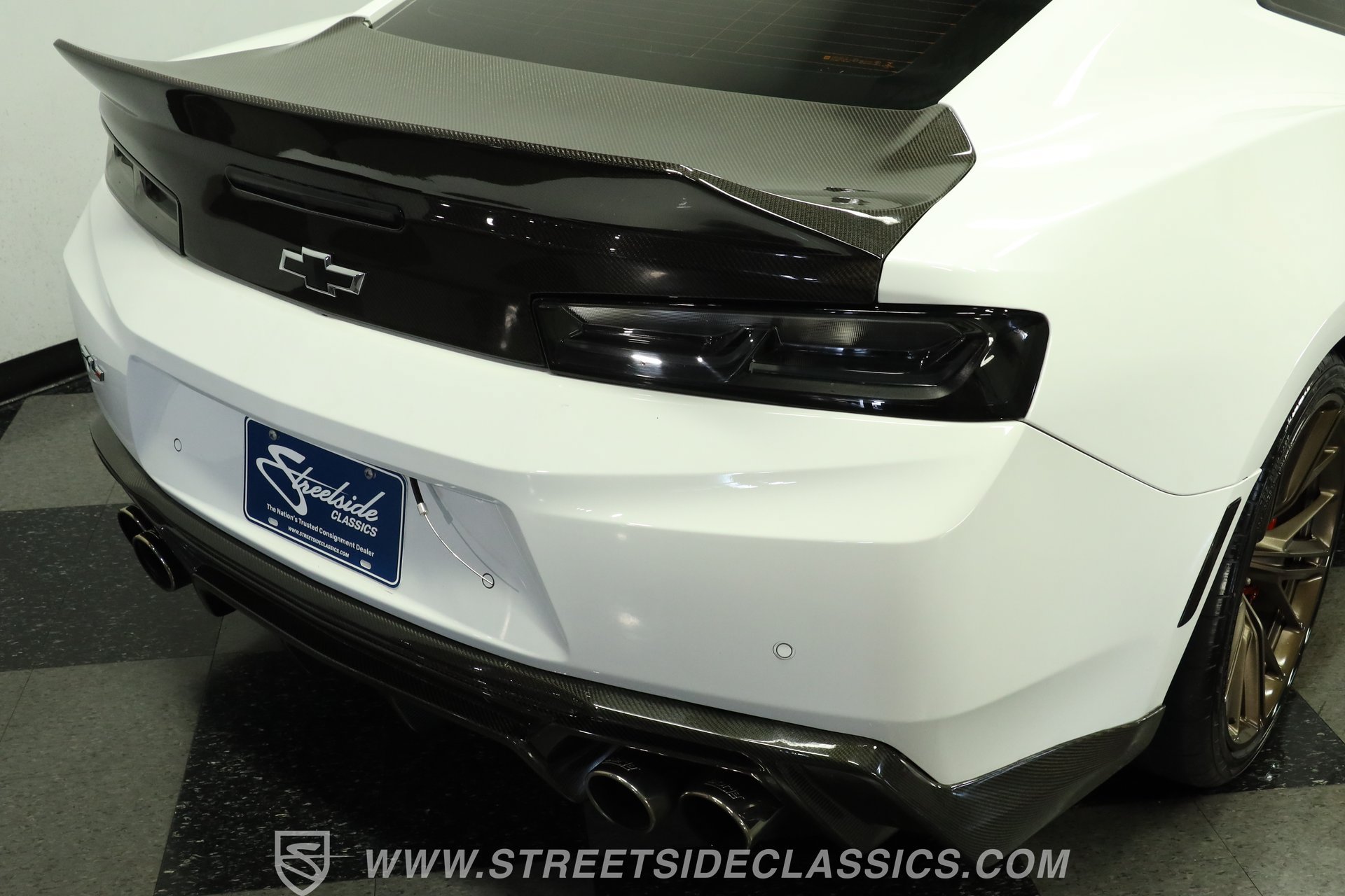 Used 2018 Chevrolet Camaro ZL1 RWD image 25