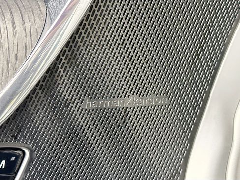 New 2025 Volvo S90 B6 Plus image 19