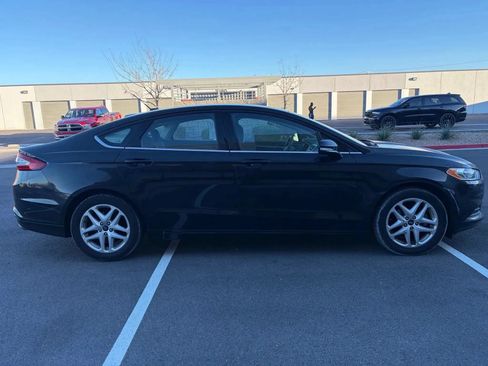 Used 2014 Ford Fusion SE FWD image 3