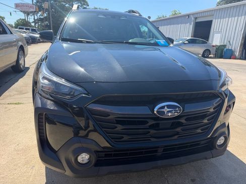 Used 2023 Subaru Outback Premium AWD/4WD image 3
