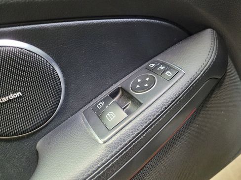 Used 2019 Mercedes-Benz SLC 300 w/ Premium Package image 27