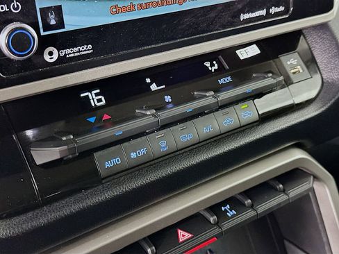 Used 2022 Toyota Tundra SR5 image 17