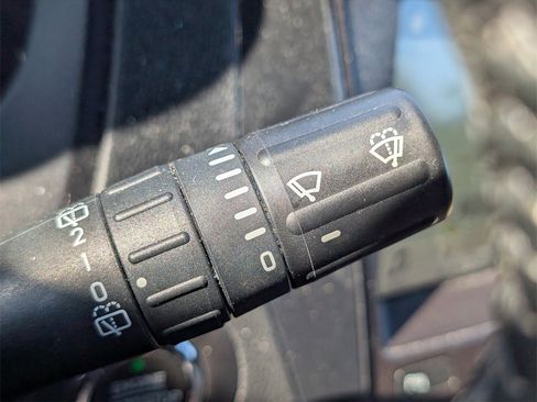 Used 2018 Ford Explorer XLT w/ Equipment Group 202A image 27