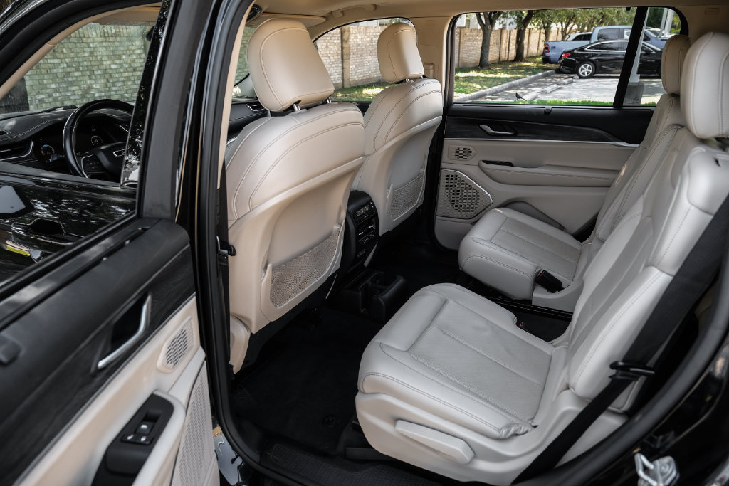 Used 2021 Jeep Grand Cherokee L Limited w/ Luxury Tech Group II AWD/4WD image 54